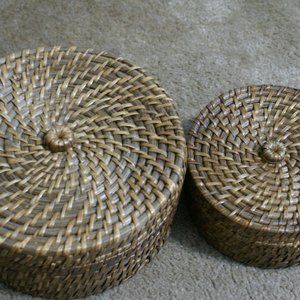 Set of 2 Nesting Woven Rattan Round Baskets with Lids